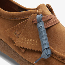 Load image into Gallery viewer, Clarks Wallabees - Cola
