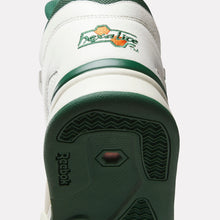 Load image into Gallery viewer, Reebok Pump Omni Zone II Retro Basketball Shoes - Chalk / Dark Green / Paper White