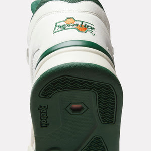 Reebok Pump Omni Zone II Retro Basketball Shoes - Chalk / Dark Green / Paper White