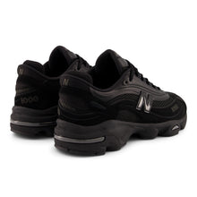 Load image into Gallery viewer, New Balance 1000 - Black