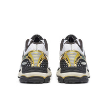 Load image into Gallery viewer, Saucony Progrid Triumph 4 - Gold / Chrome