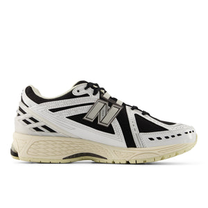 New Balance 1906 - White / Black