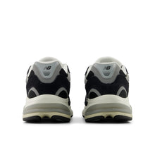 Load image into Gallery viewer, New Balance 2010 - Black / Shadow Grey / Sea Salt