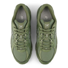 Load image into Gallery viewer, New Balance 740 - Dark Olivine