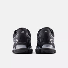 Load image into Gallery viewer, New Balance Abzorb 2000 - Black / Silver Metallic