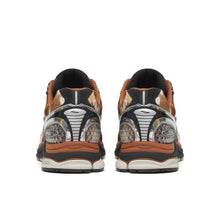 Load image into Gallery viewer, Saucony Progrid Triumph 4 - Space Cowboy - Silver / Glove