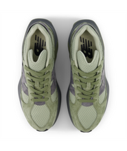 Load image into Gallery viewer, New Balance x Auralee Warped Runner - Dark Olivine