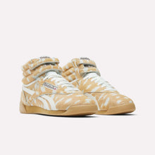 Load image into Gallery viewer, Reebok Freestyle Hi Women's - Doe / Chalk / Gum