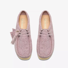 Load image into Gallery viewer, Clarks Women's Wallabe - Dusty Pink Embosed