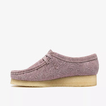 Load image into Gallery viewer, Clarks Women's Wallabe - Dusty Pink Embosed