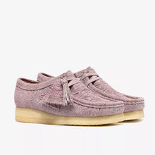 Load image into Gallery viewer, Clarks Women's Wallabe - Dusty Pink Embosed