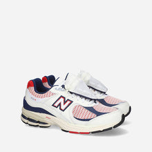 Load image into Gallery viewer, New Balance 2002R - White / Red / Navy