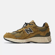 Load image into Gallery viewer, New Balance 2002R Protection Pack - High Desert / Dark Moss / Black