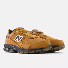 Load image into Gallery viewer, New Balance 2002 - Brown Black