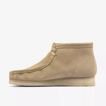 Load image into Gallery viewer, Clarks Wallabe Boot - Maple Suede