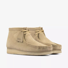 Load image into Gallery viewer, Clarks Wallabe Boot - Maple Suede