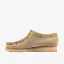 Load image into Gallery viewer, Clarks Wallabe Womens - Maple Suede