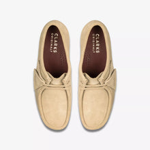 Load image into Gallery viewer, Clarks Wallabe Womens - Maple Suede