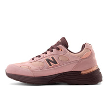 Load image into Gallery viewer, New Balance 992 - Pink Chalk / Cherry Leather