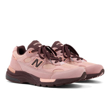 Load image into Gallery viewer, New Balance 992 - Pink Chalk / Cherry Leather