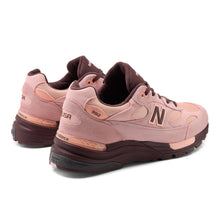 Load image into Gallery viewer, New Balance 992 - Pink Chalk / Cherry Leather