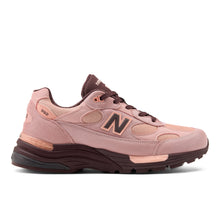 Load image into Gallery viewer, New Balance 992 - Pink Chalk / Cherry Leather