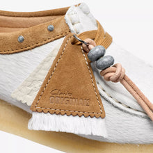 Load image into Gallery viewer, Clarks Women's Wallabee - Off Wihte Interest
